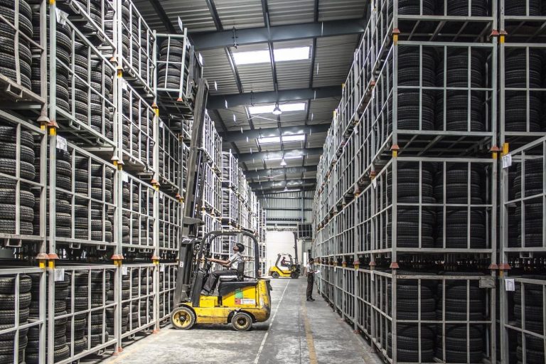 El Gobierno creará un Foro de alto nivel para abordar la política industrial del país