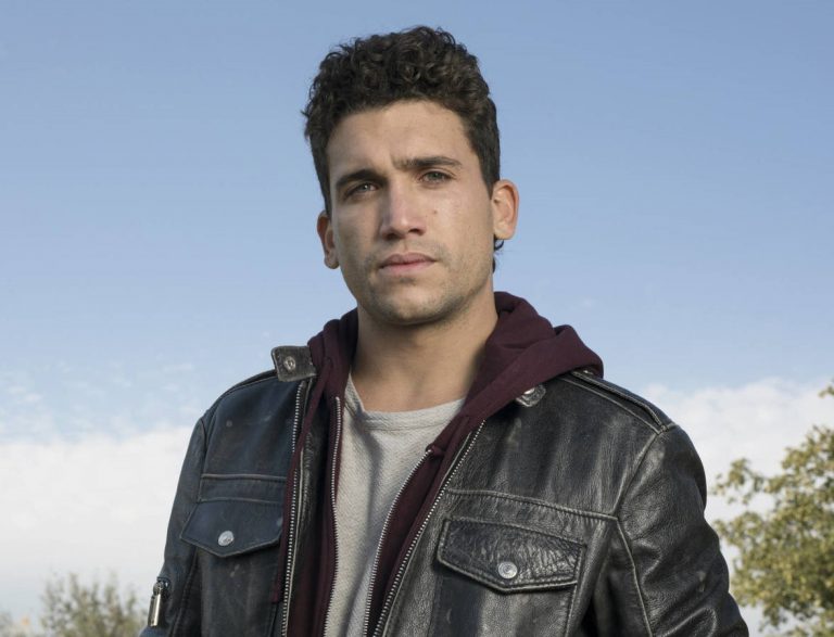 Jaime Lorente presenta ‘Romance’ de su serie «El Cid»