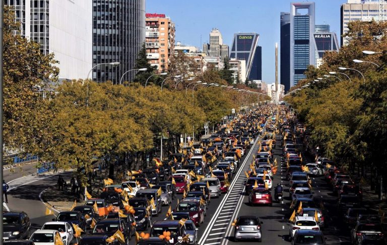La concertada y privada vuelve a manifestare en coche para pedir paralizar la ‘Ley Celáa’