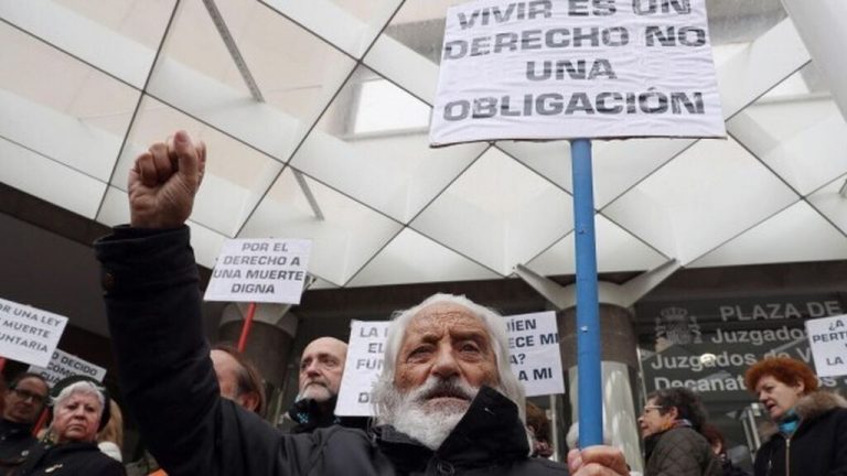Derecho a Morir Dignamente celebra la aprobación de la ley de eutanasia en el Congreso