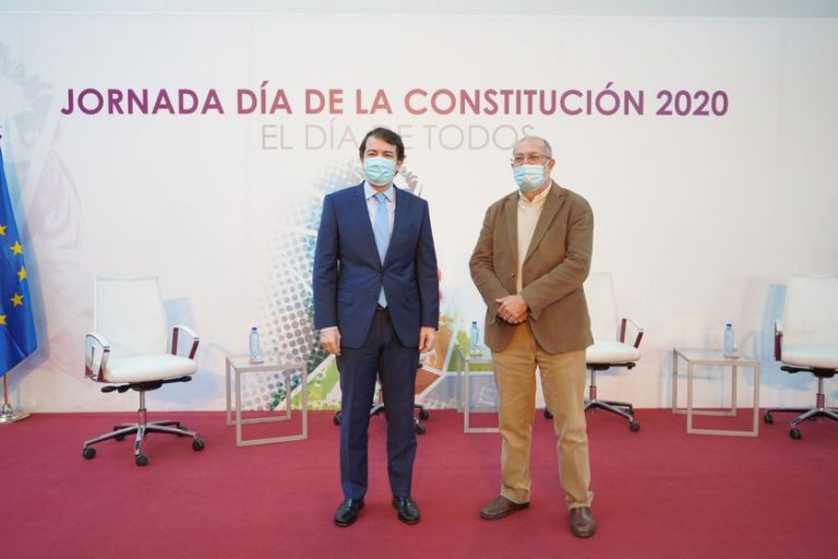 Mañueco reivindica el espíritu de unidad y superación de la Constitución