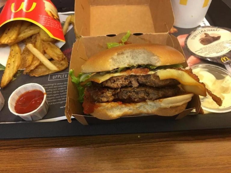 McDonald’s retira las tapas y cubiertos de plástico