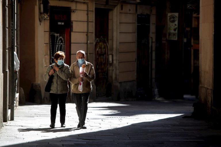 Un 67% de los españoles apuesta por «medidas más exigentes» para frenar la pandemia