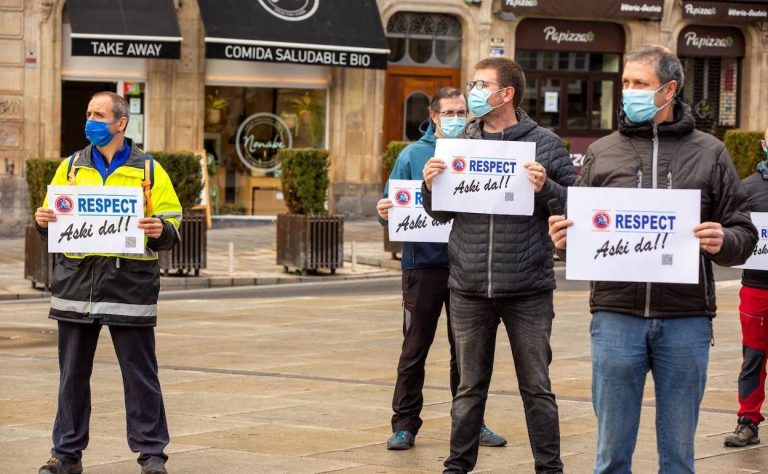 Comités de empresa denuncian despidos de hasta un 15% en Mercedes Vitoria