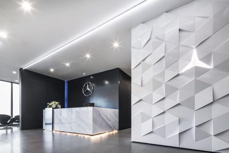 Mercedes-Benz acuerda la venta de su planta de Hambach a Ineos Automotive
