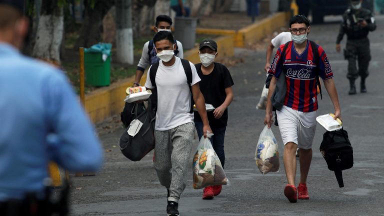 Piden a Interior expedientar a los agentes que vincularon migrantes y Covid