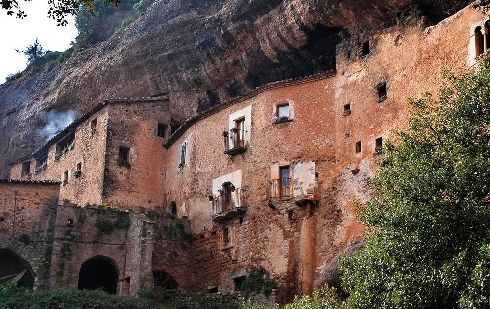 Mura Es Uno De Los Pueblos Más Bellos De Cataluña, A Pesar De Ser Uno De Los Más Pequeños. Tienes Que Ir Esta Navidad.