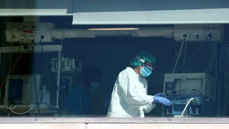 Navarra detecta 61 nuevos positivos y registra un fallecimiento