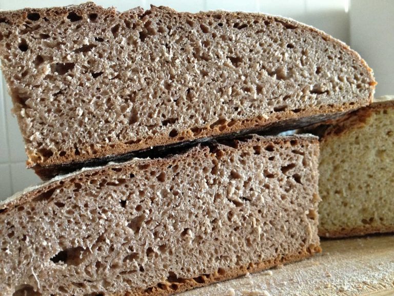 Cómo hacer pan casero: trucos para bordarlo y comer sano