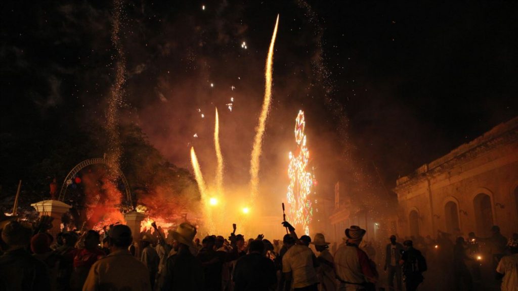 Las Parrandas Remedianas, Una De Esas Tradiciones De Navidad Que Levantan El Espíritu Festivo De La Población.