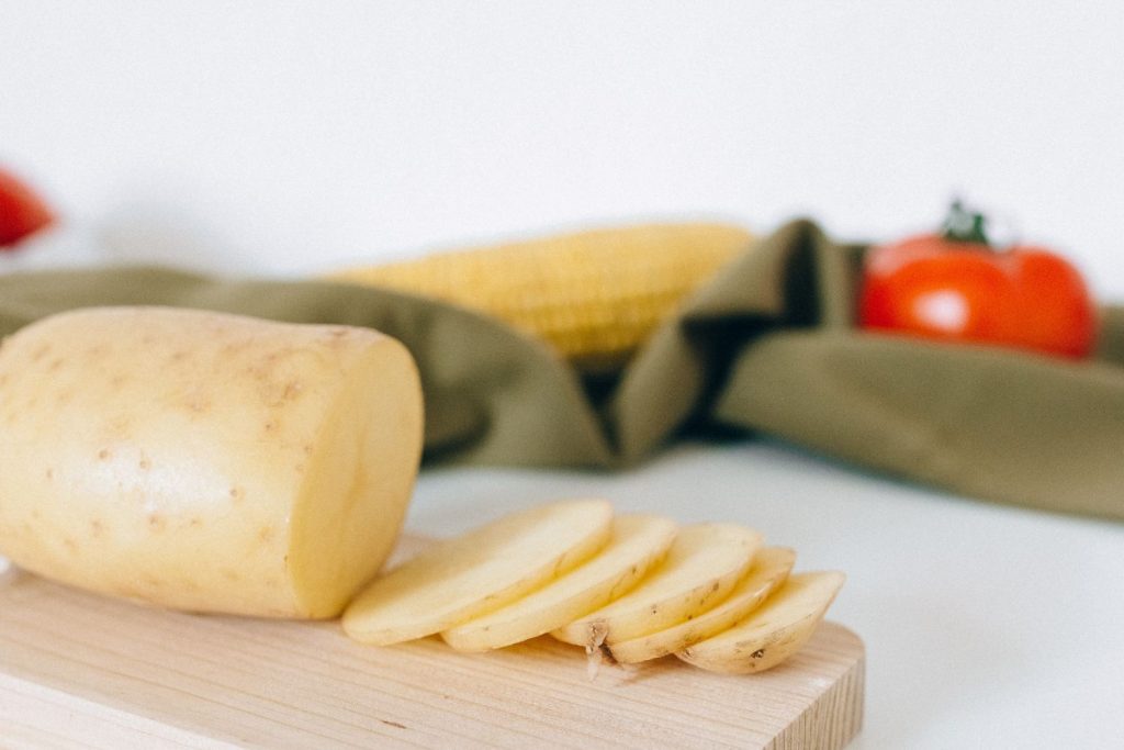 Patatas, Harina, Salchichas... Alimentos Que No Debes Comer Crudos ¡Por Tu Bien!