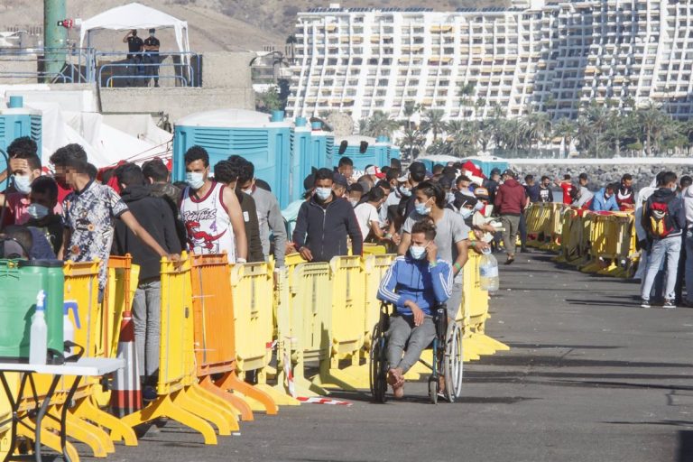 Rescatan a 181 inmigrantes a bordo de seis pateras cerca de las costas de Canarias
