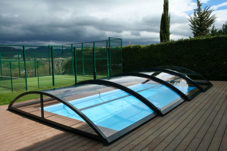 Descubre las principales ventajas de las cubiertas de piscinas