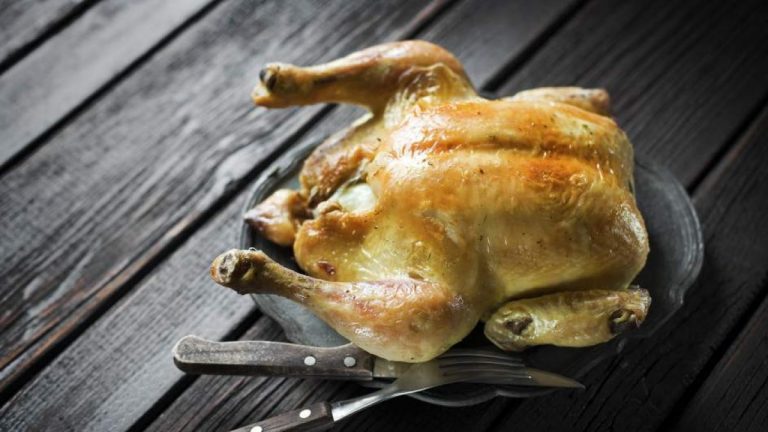 Pollo asado en el microondas: la comida sabrosa que puedes tener en menos de 20 minutos