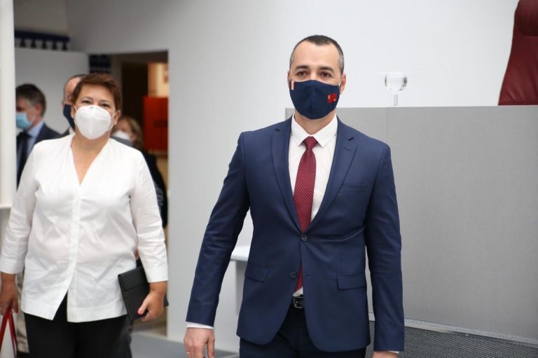 PP murciano acusa al Gobierno de no destinar «ni un euro» a la regeneración del Mar Menor