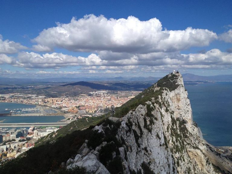 González Laya defiende crear «un área de prosperidad compartida» con Gibraltar
