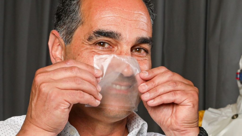Mascarillas Transparentes Estas Son Las Que De Verdad Te Protegen Según El Consejo General De Enfermería