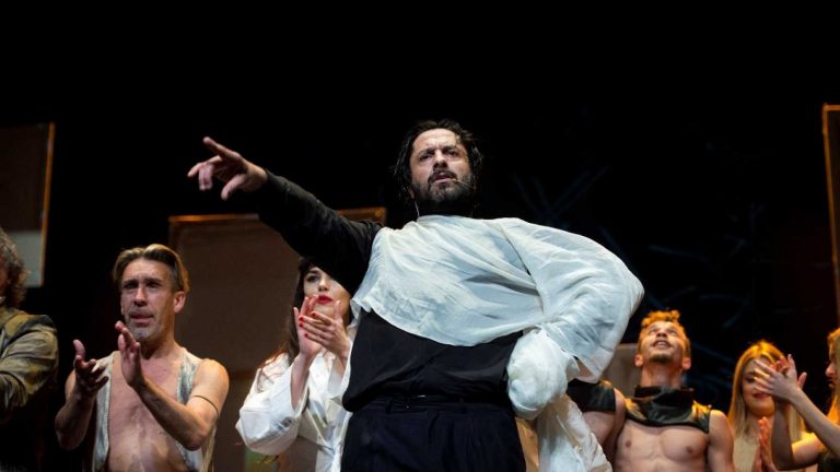 Aplausos y público en pie para Rafael Amargo en un estreno de ‘Yerma’ con reivindicación