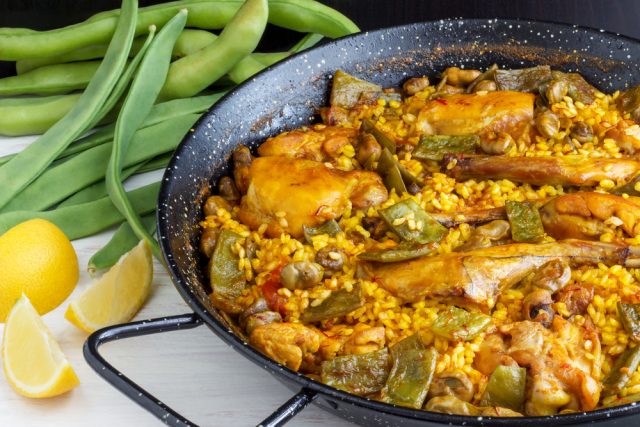 Preparar Una Paella Valenciana Deliciosa Y Auténtica