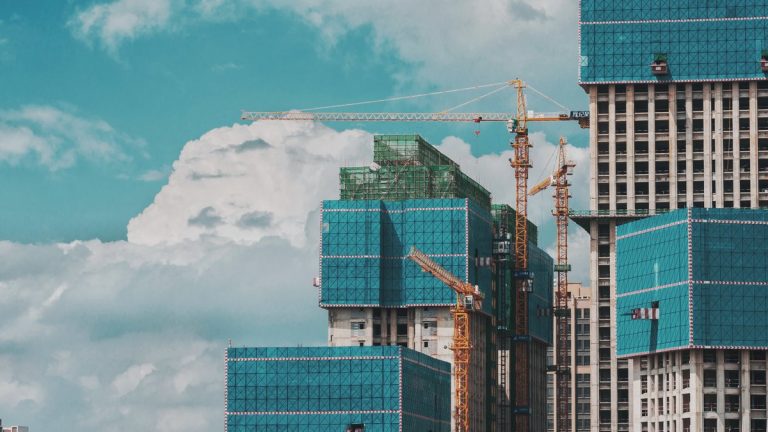 El sector inmobiliario avisa de que el decreto de desahucios puede aumentar la ‘okupación’