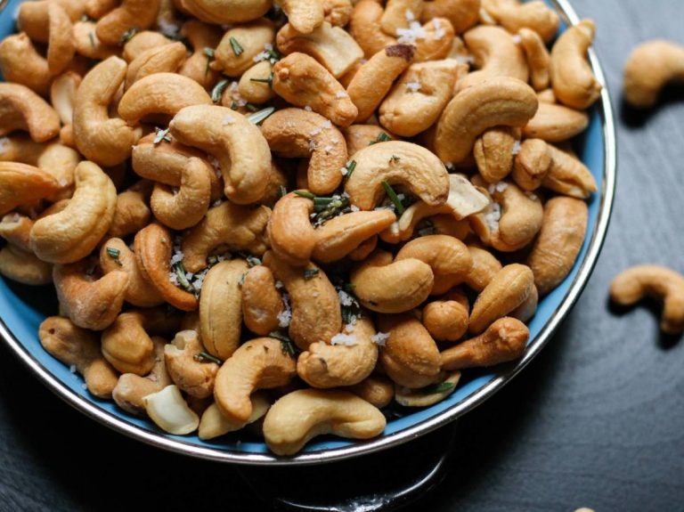 Anacardos: por qué estos frutos secos son venenosos