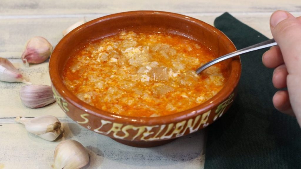 Sopas De Ajo: Cómo Hacer La Receta Tradicional Para Gozar Este Invierno