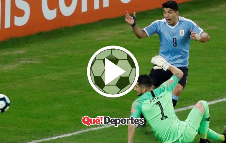 ¡Insólito! Ganar a cualquier precio versión Luis Suárez pidiendo «mano» del portero