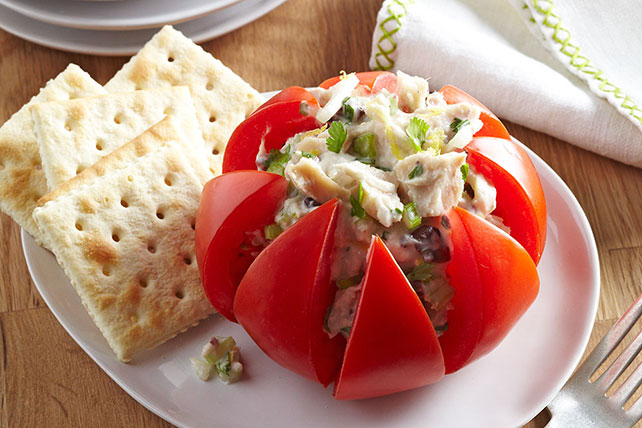 Tomate Relleno De Atún Y Huevo