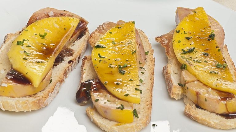 Ocho tostas ‘cuquis’ como entrantes de Navidad que se comen con los ojos (y desaparecen en un santiamén)
