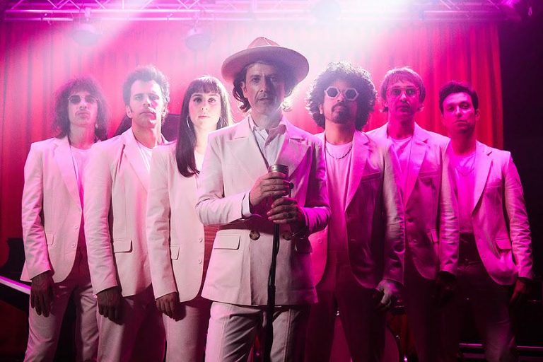 Coti presenta ‘La chica de la esquina rosada’