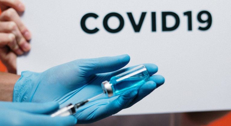 Google agrega paneles informativos sobre la vacuna de la Covid-19