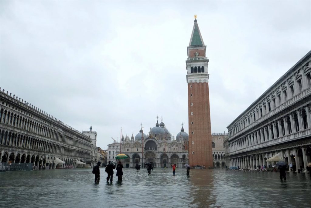Las Inundaciones Ya Están Afectando Periódicamente A Venecia, Como También Lo Hará En Ciudades Como Tokio.