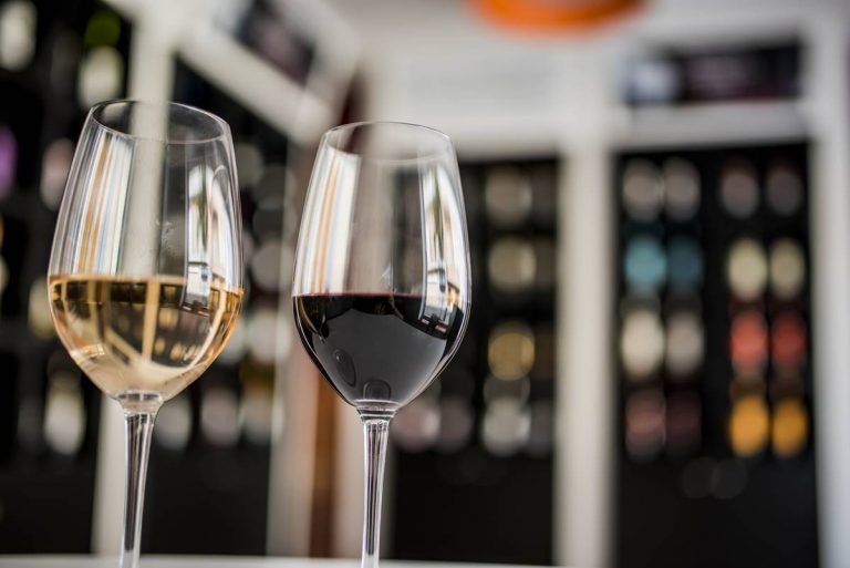 Justicia se alinea con García Carrión y vinos DO Valdepeñas