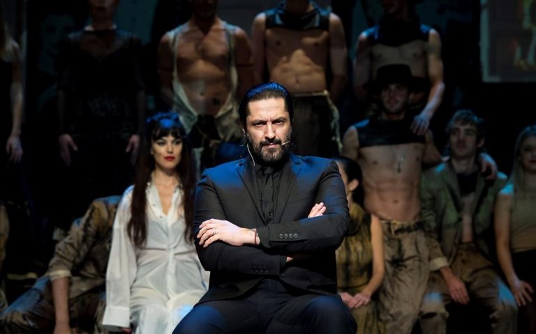 El público que ya ha ido a ver «Yerma» aprueba con buena nota a Rafael Amargo