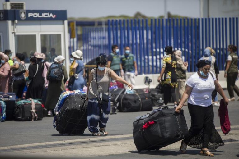 Huelva recibe a otras 500 temporeras marroquíes llegadas en un segundo ferry