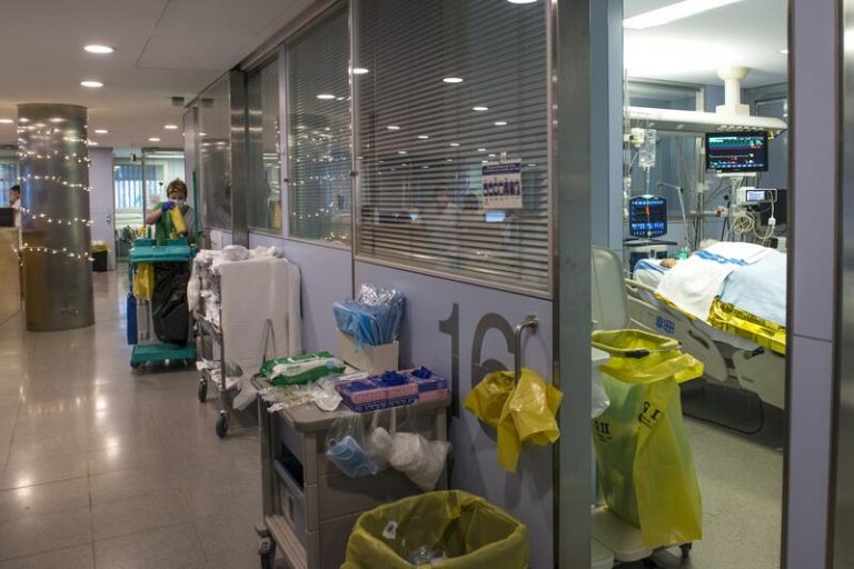 Aumentan los casos de Covid-19 en Cataluña sin que la situación pueda controlarse