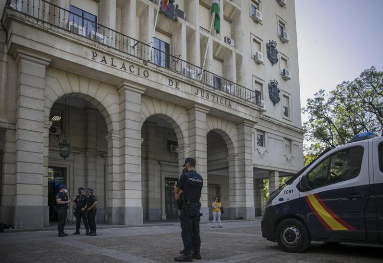 Piden cinco años a un hombre por atropellar a otro y a su hijo por «desavenencias»