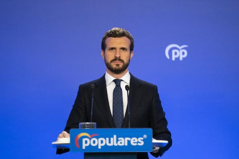Casado acusa al Gobierno de «negar a la mitad de fallecidos» por Covid-19