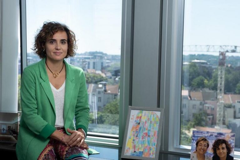 Montserrat: La vacunación masiva debe convertirse en «otro éxito europeo»