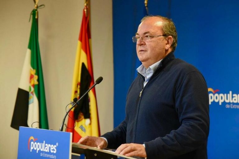 Monago reitera que Extremadura «está al borde del colapso»