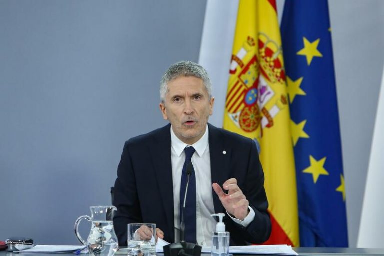 PP y Cs cargan contra Marlaska por usar el Twitter de Interior para ensalzar a Illa