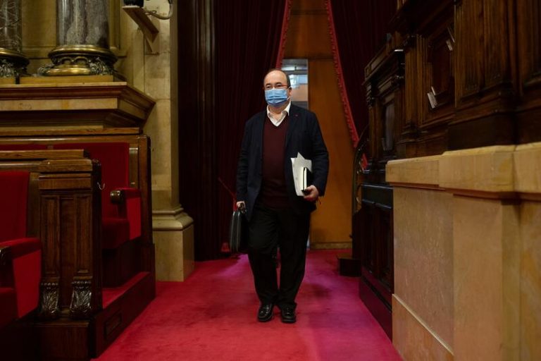 Iceta reitera su compromiso con la Constitución y con una España «fuerte en unidad y diversidad»