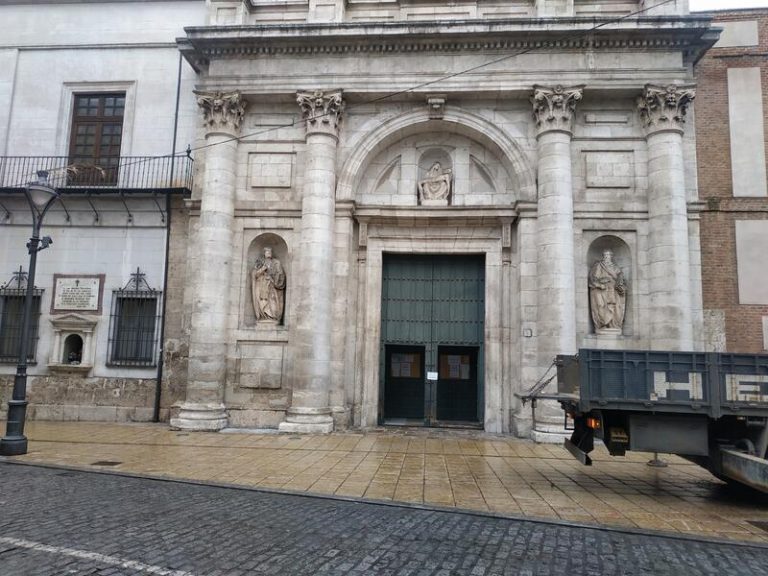 El expárroco de Las Angustias, juzgado por supuesto abuso a una menor de 13 años