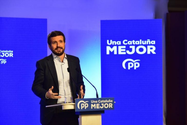 Casado acusa a Vox de dar «carta blanca» a Sánchez con los fondos europeos