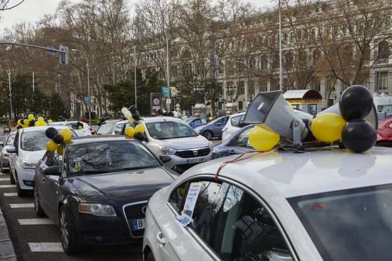Trabajadores públicos temporales se manifiestan en toda España