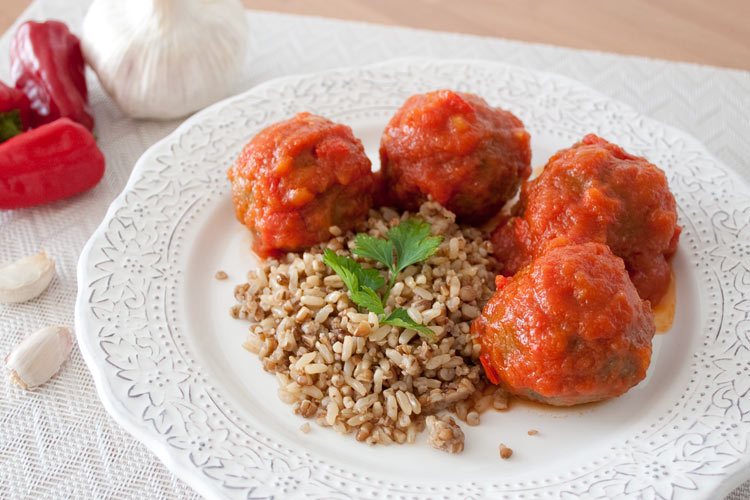 Albóndigas Asadas: La Receta Perfecta Para Hacerlas En Menos De 20 Minutos