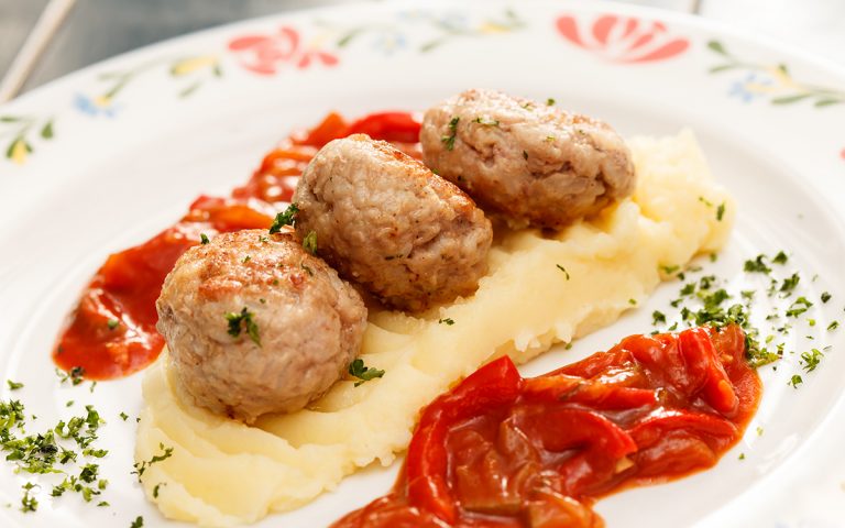 Albóndigas asadas: la receta perfecta para hacerlas en menos de 20 minutos