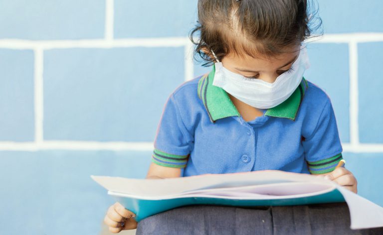 Más de 1.200 alumnos y 160 docentes dieron positivo en Covid en el primer trimestre en la Región de Murcia