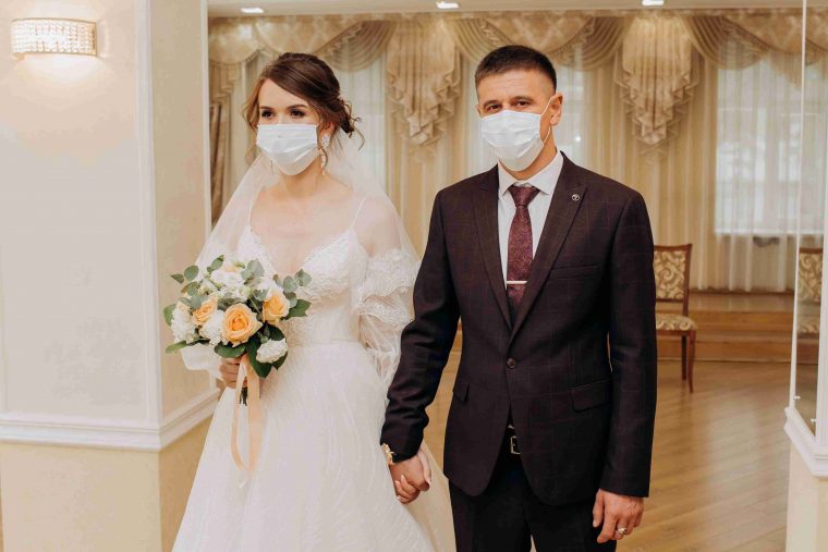 Galicia limita a personas convivientes las celebraciones de las bodas