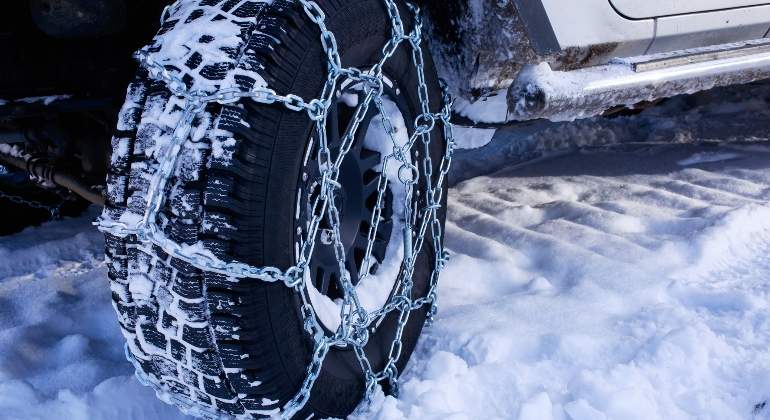 Cómo poner las cadenas de nieve al coche?